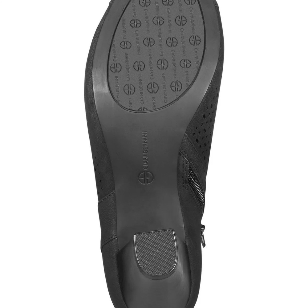 Shoes - Picture 6 of 7